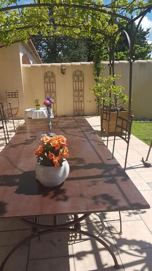 Fleur De Garance Bed and Breakfast Le Thor Buitenkant foto